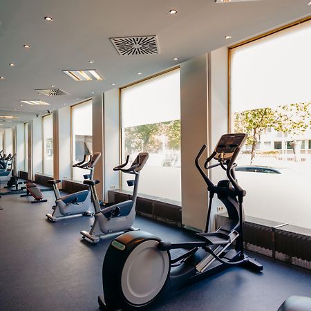 Hotel Bristol Berlin Exterior foto The gym at the hotel